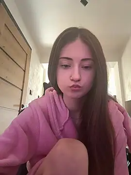 karlaluuvv online show from 03/18/26, 11:13