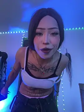 Snapshot of suky_pou chatting on 02/11/26, 04:01 suky pou online show from 02/11/26, 04:01