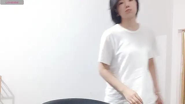 Snapshot of Nikishine chatting on 07/31/26, 01:43 Nikishine online show from 07/31/26, 01:43