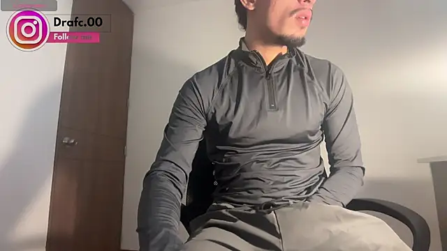Snapshot of rafael_stone11 chatting on 06/21/26, 01:19 rafael stone11 online show from 06/21/26, 01:19