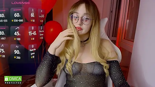 AdeLuna online show from 02/14/26, 09:00