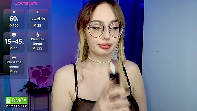 AdeLuna online show from 02/28/26, 09:05