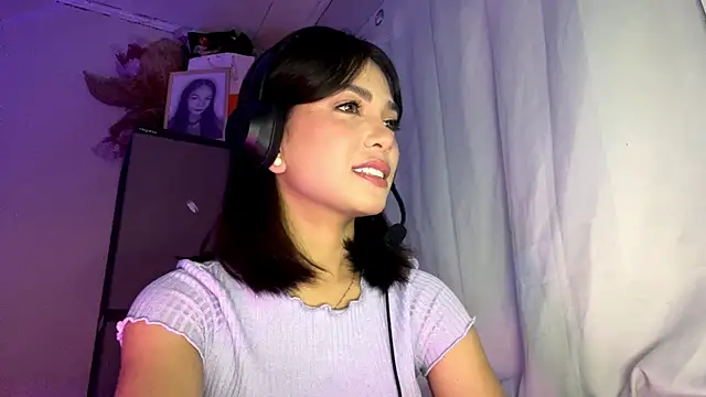 ConstancePorrini online show from 02/09/26, 07:34