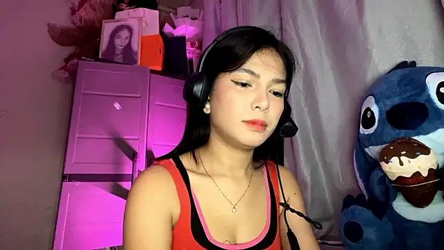 ConstancePorrini online show from 02/16/26, 10:33