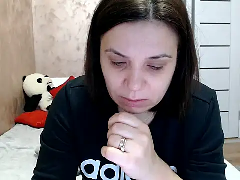 LorraGrey online show from 02/09/26, 06:50