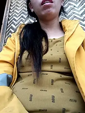 hot-luna- online show from 03/04/26, 09:04