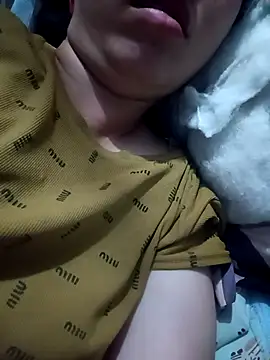 hot-luna- online show from 04/14/26, 10:27