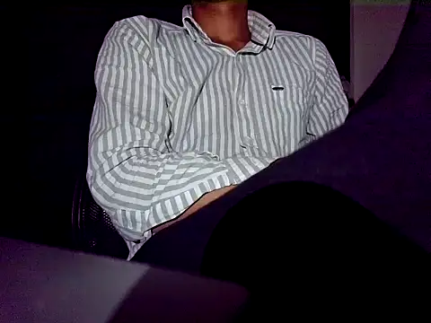 Snapshot of Indian-gentleman_teen chatting on 04/19/26, 10:03 Indian-gentleman teen online show from 04/19/26, 10:03