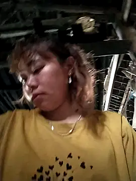 Snapshot of Bella-222 chatting on 02/25/26, 04:33 Bella-222 online show from 02/25/26, 04:33