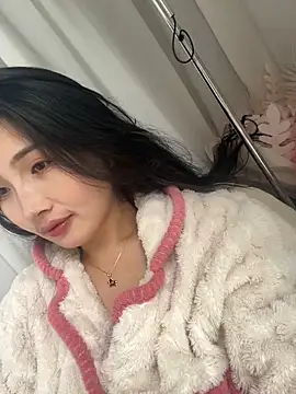 Snapshot of mimi-love13 chatting on 03/02/26, 01:41 mimi-love13 online show from 03/02/26, 01:41