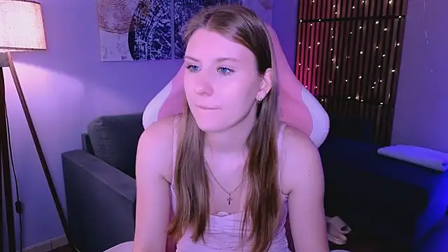 Caroline Desire  online show from 04/01/26, 07:31