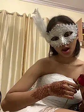 HEENA-STRIP online show from 02/16/26, 10:22