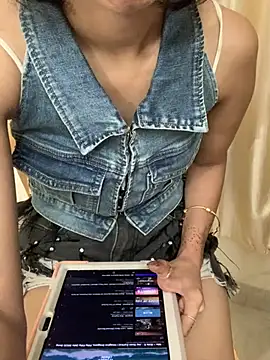 HEENA-STRIP online show from 02/24/26, 07:17