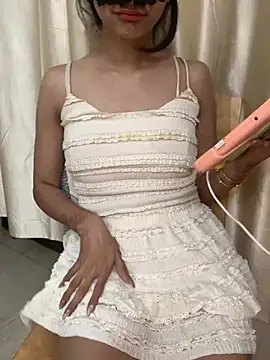 HEENA-STRIP online show from 02/25/26, 10:03