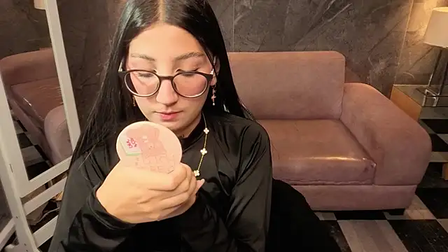 Snapshot of Sophie_jones_b chatting on 02/18/26, 12:34 Sophie jones b online show from 02/18/26, 12:34