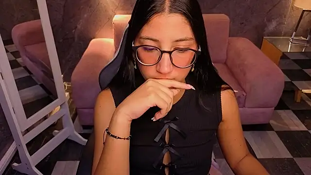Snapshot of Sophie_jones_b chatting on 05/02/26, 12:32 Sophie jones b online show from 05/02/26, 12:32