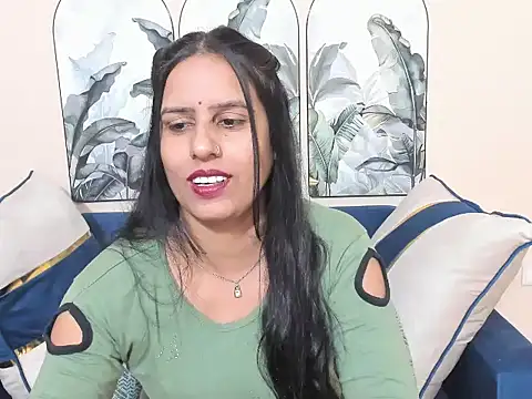 Snapshot of sara_conorr chatting on 02/05/26, 05:34 sara conorr online show from 02/05/26, 05:34