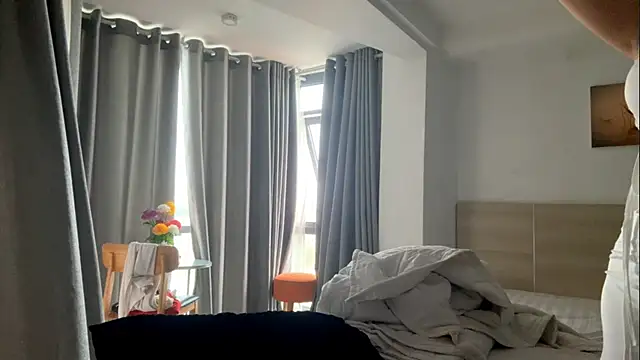 LuxureMia online show from 02/13/26, 08:32