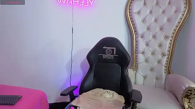 MILAH TAY online show from 03/29/26, 03:17