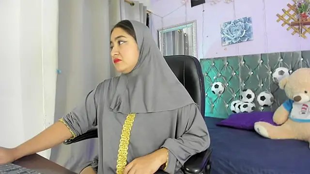 Snapshot of SamiraAwada chatting on 06/22/26, 07:11 SamiraAwada online show from 06/22/26, 07:11