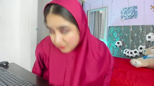 Snapshot of SamiraAwada chatting on 06/23/26, 07:23 SamiraAwada online show from 06/23/26, 07:23