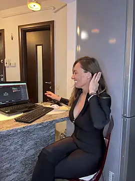 DivineAmely online show from 04/06/26, 09:38