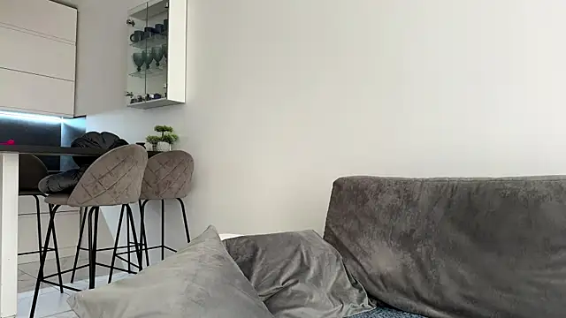 AuraXO online show from 04/10/26, 07:02