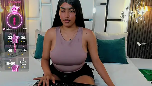 Snapshot of _luna_rossee_ chatting on 02/21/26, 08:10 luna rossee online show from 02/21/26, 08:10