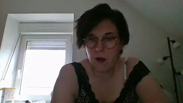 OIseauNoir88 online show from 03/22/26, 08:51