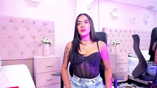 Snapshot of JazminRusso_ chatting on 04/04/26, 04:33 JazminRusso online show from 04/04/26, 04:33