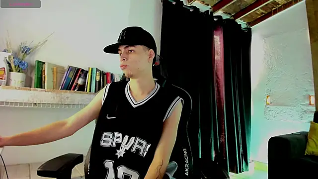 Snapshot of juan_posada chatting on 02/17/26, 05:52 juan posada online show from 02/17/26, 05:52