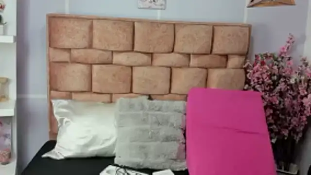 Snapshot of amy_noa chatting on 02/18/26, 12:50 amy noa online show from 02/18/26, 12:50