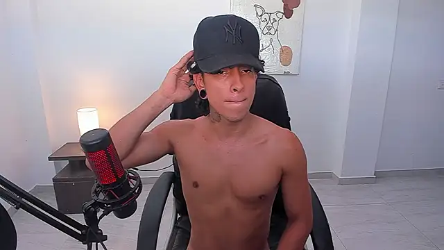 Snapshot of paisa_hotx chatting on 02/20/26, 06:52 paisa hotx online show from 02/20/26, 06:52