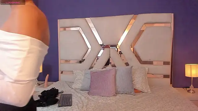 Snapshot of Sara_Evaanns chatting on 02/12/26, 02:34 Sara Evaanns online show from 02/12/26, 02:34