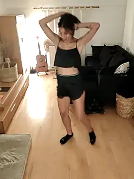 YaraEstelle online show from 03/11/26, 08:37