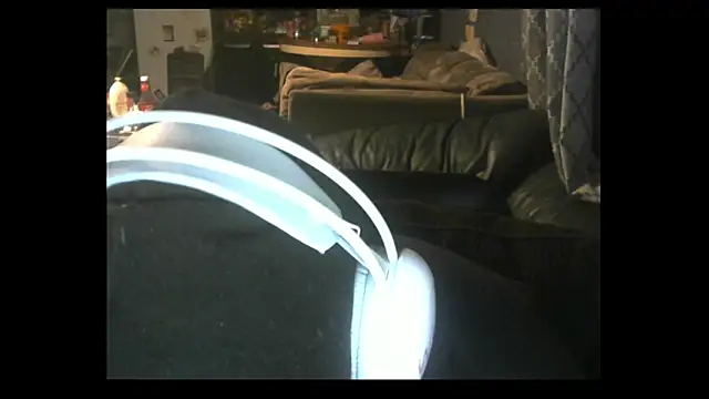 Snapshot of spooky425hd chatting on 05/04/26, 02:40 spooky425hd online show from 05/04/26, 02:40