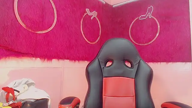 Snapshot of isabella_vogue chatting on 02/15/26, 11:41 isabella vogue online show from 02/15/26, 11:41