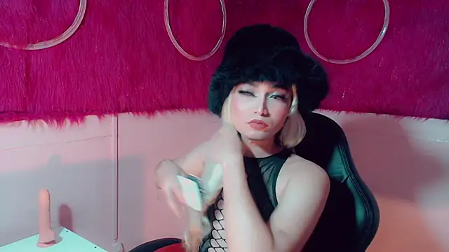 Snapshot of isabella_vogue chatting on 02/17/26, 11:40 isabella vogue online show from 02/17/26, 11:40