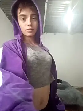 Snapshot of Brenda_Tina699 chatting on 02/10/26, 10:14 Brenda Tina699 online show from 02/10/26, 10:14