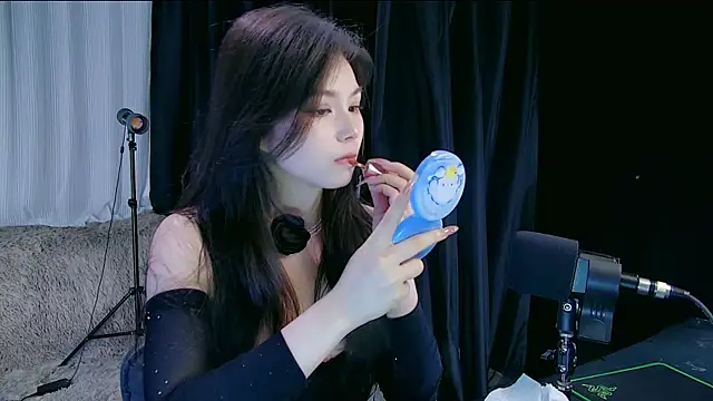 yoyo-o88 online show from 04/11/26, 10:30