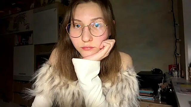 Snapshot of Miaaa_Moon chatting on 02/18/26, 04:58 Miaaa Moon online show from 02/18/26, 04:58