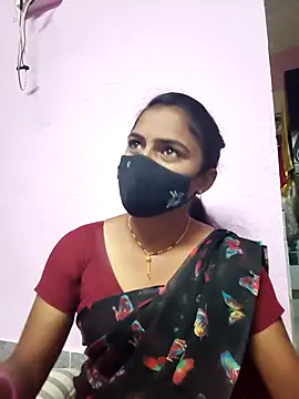 Snapshot of Tamil_Hot_Shana chatting on 02/18/26, 04:41 Tamil Hot Shana online show from 02/18/26, 04:41