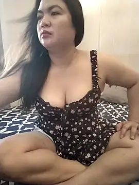 Snapshot of Zyramae_25 chatting on 04/14/26, 05:35 Zyramae 25 online show from 04/14/26, 05:35