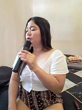 Snapshot of Zyramae_25 chatting on 04/16/26, 05:08 Zyramae 25 online show from 04/16/26, 05:08