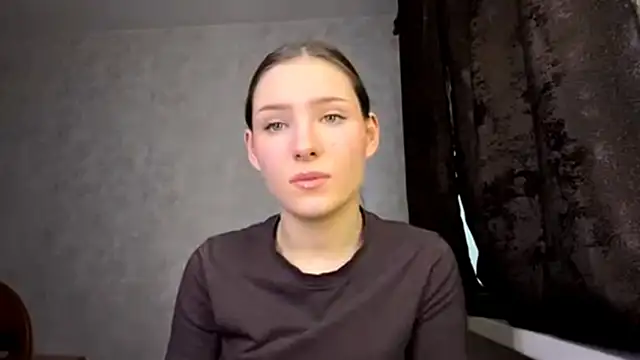 Snapshot of FoxieFlare chatting on 02/12/26, 12:27 FoxieFlare online show from 02/12/26, 12:27