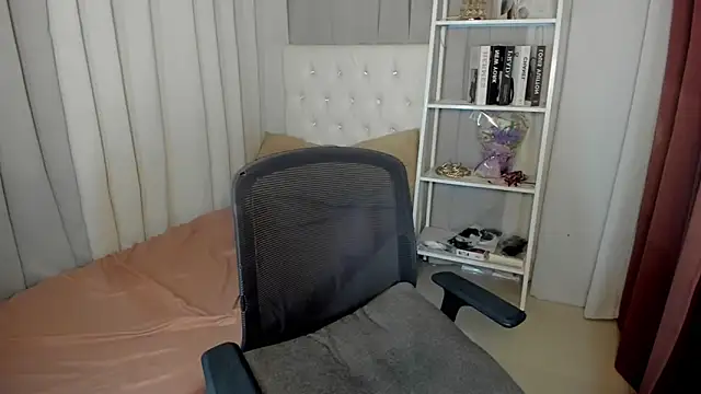 Snapshot of urtwinkjoshx chatting on 02/22/26, 04:35 urtwinkjoshx online show from 02/22/26, 04:35