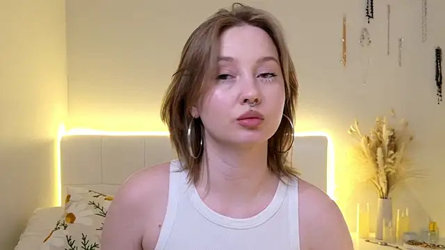 Snapshot of CandiceKingzzz chatting on 02/11/26, 03:50 CandiceKingzzz online show from 02/11/26, 03:50