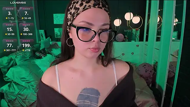 Snapshot of Maykinkya chatting on 02/23/26, 02:36 Maykinkya online show from 02/23/26, 02:36