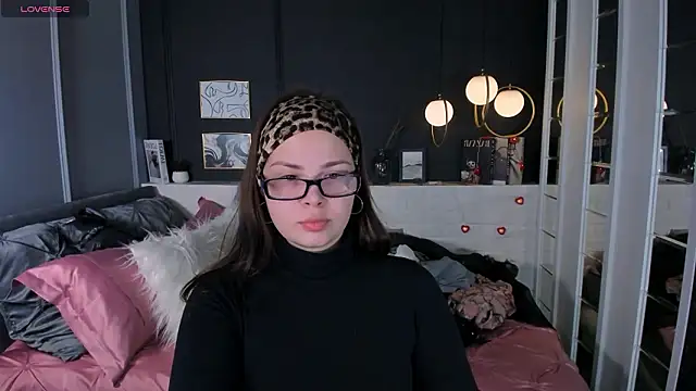 Snapshot of Maykinkya chatting on 02/25/26, 01:54 Maykinkya online show from 02/25/26, 01:54