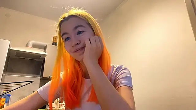 Snapshot of EmilyHein chatting on 02/02/26, 06:12 EmilyHein online show from 02/02/26, 06:12